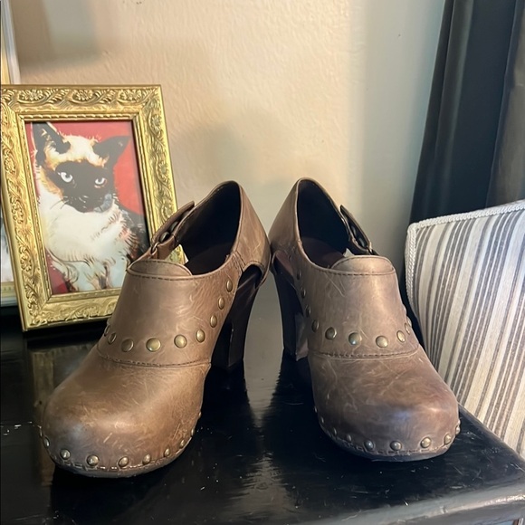 Dansko Shoes - Stylish Dansko Ryder Greige Leather Women's Shoes